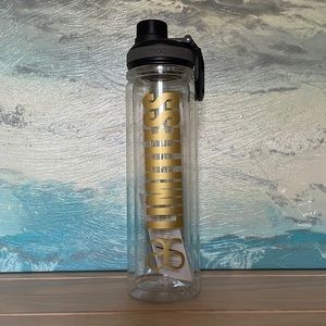 ARBONNE logo’d LIMITLESS BPA free 20 oz water bottle NEW
